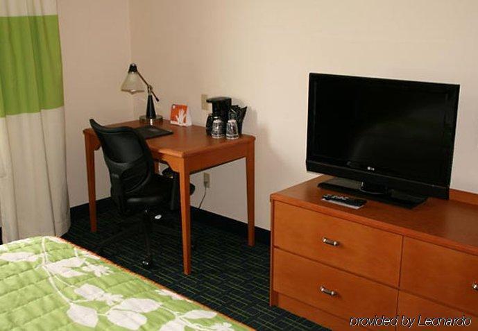 Fairfield Inn & Suites Bismarck North Номер фото